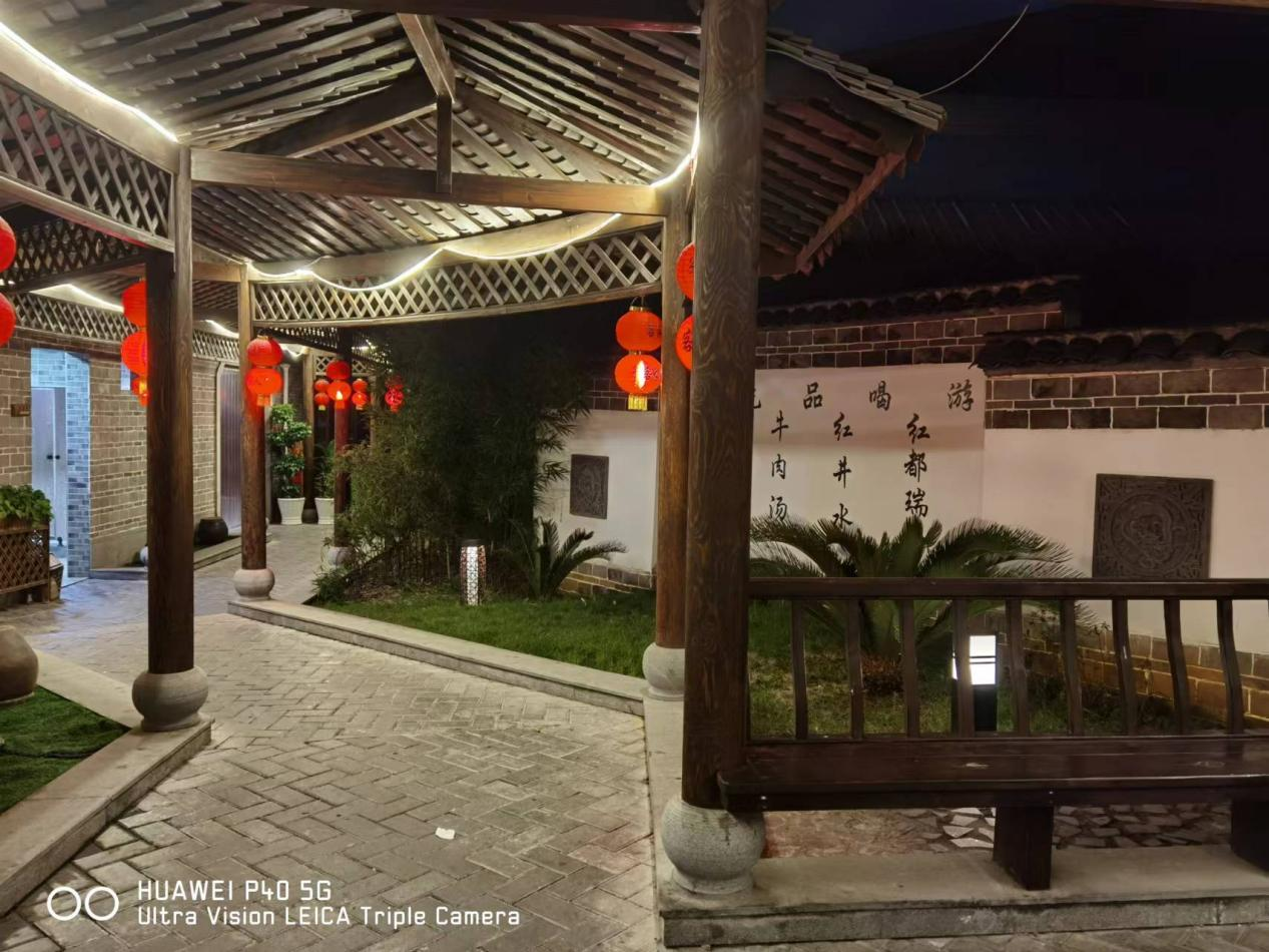2026瑞金百人旅游团聚餐怎么选？本地老牌农庄承接超省心