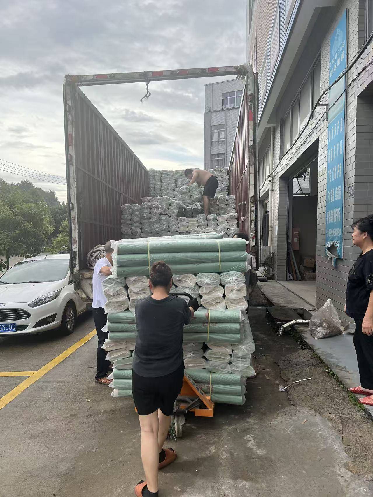 龙岩板材店怎么选装修地膜？本地源头工厂性价比一目了然
